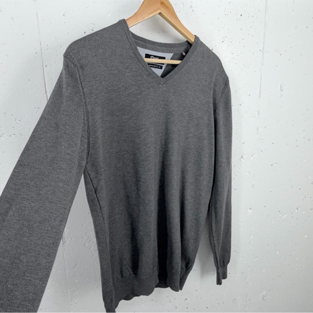 Body Spinner Men’s Size Medium Regular Fit V Neck Charcoal Gray Sweater